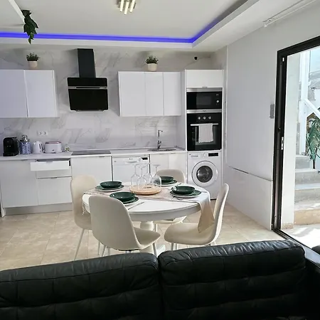 Johnny Daire Playa Blanca